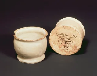 Filiżanki dla aptekarzy, Bow Lane, ok. 1630 (ceramiczne)